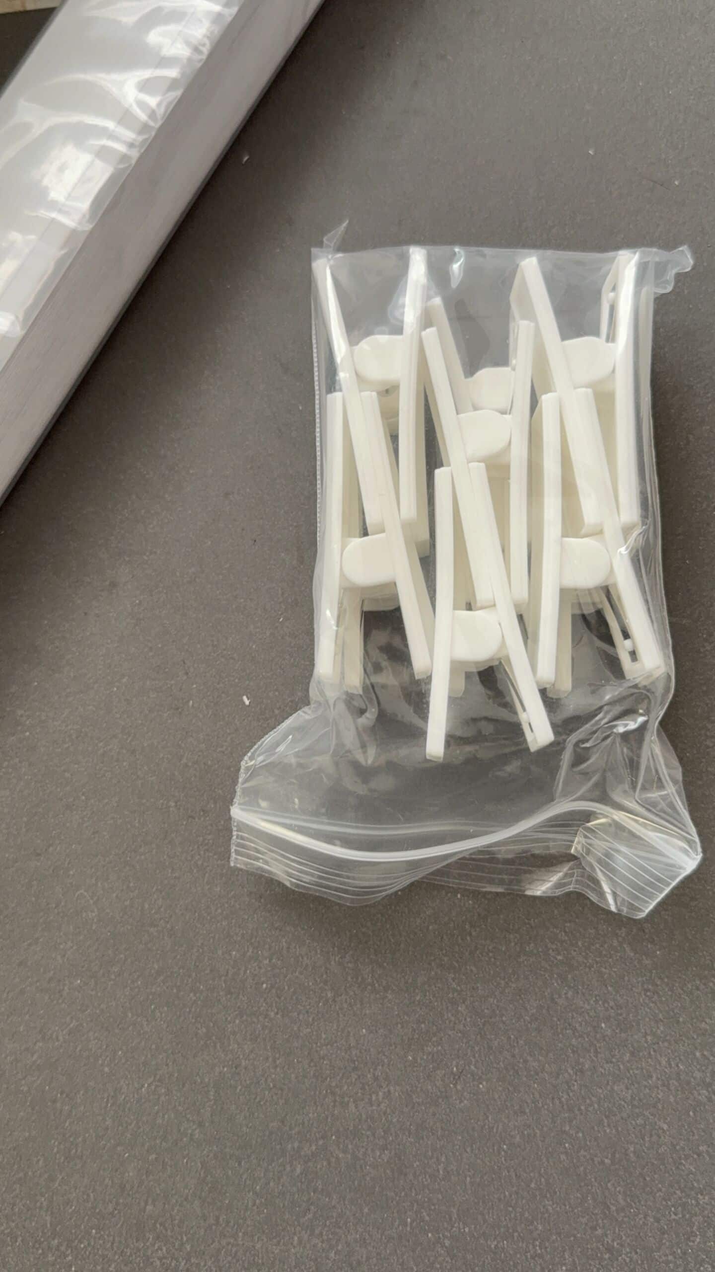 Temporary Paper Blinds Pack of 6 10 Temporary Paper Blinds Pack of 6 - Image 4